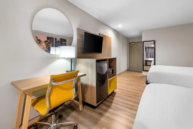 غرفة قياسية بسريرين كوين، Days Inn by Wyndham near Kansas Speedway 7/10