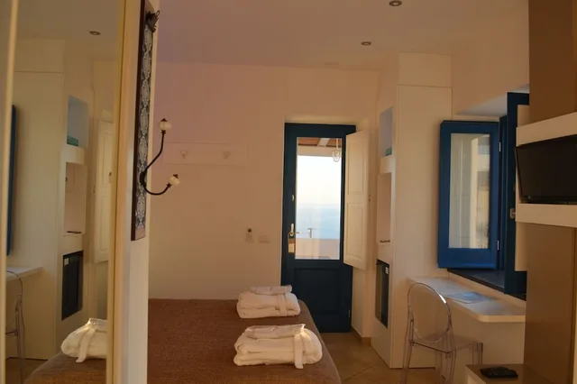 غرفة ديلوكس بسرير كوين بإطلالة على البحر بشرفة، 'A Alera Room And Breakfast 2/2