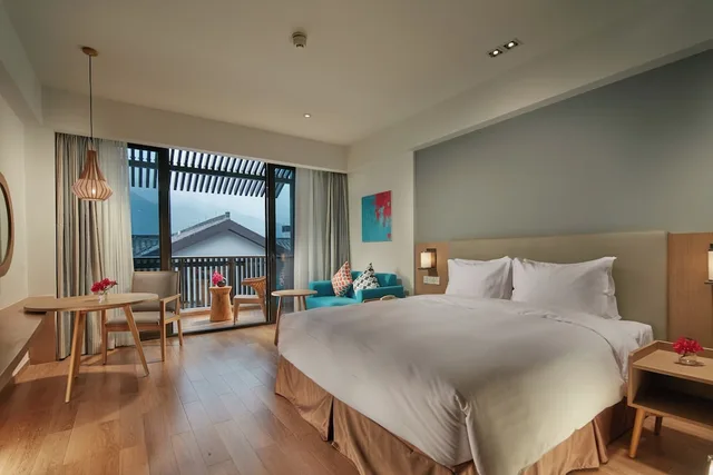غرفة قياسية بسرير كينج بإطلالة على الجبل، HOLIDAY INN EXPRESS ZHEJIANG QIANXIA LAKE 2/5