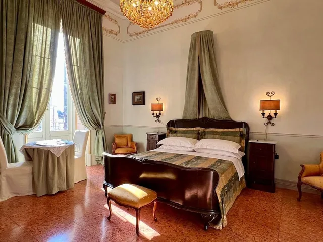 Room, Double Bed, Palazzo De Castro 1/10