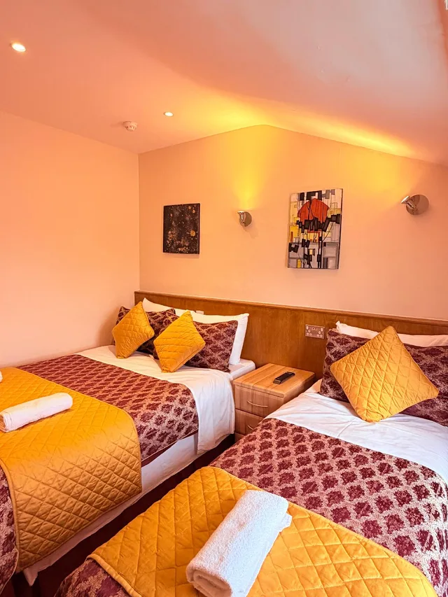 غرفة ثلاثية بثلاثة أسرّة، Albro House Hotel 1/1