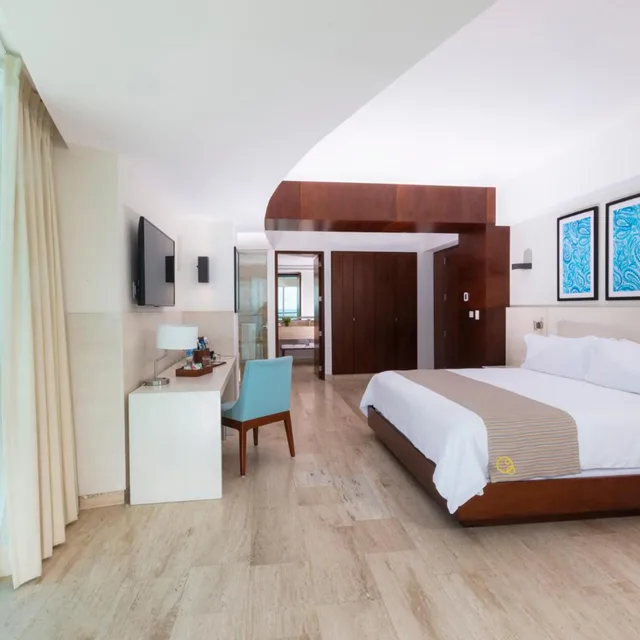 Altitude, Suite, Partial Ocean View, Corner, Altitude By Krystal Grand Punta Cancun All Inclusive 1/7