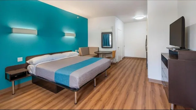 جناح، Motel6 Channelview, TX 1/10