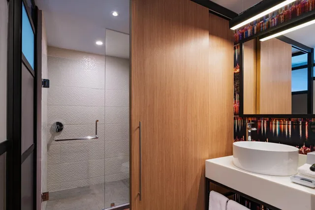Aloft, Guest Room, King Bed، Aloft Guadalajara Sur 9/10