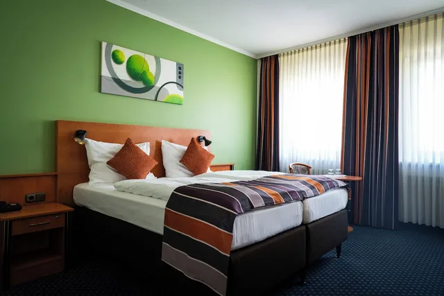 غرفة قياسية بسرير كوين، Hotel Boulevard Cologne 4/10