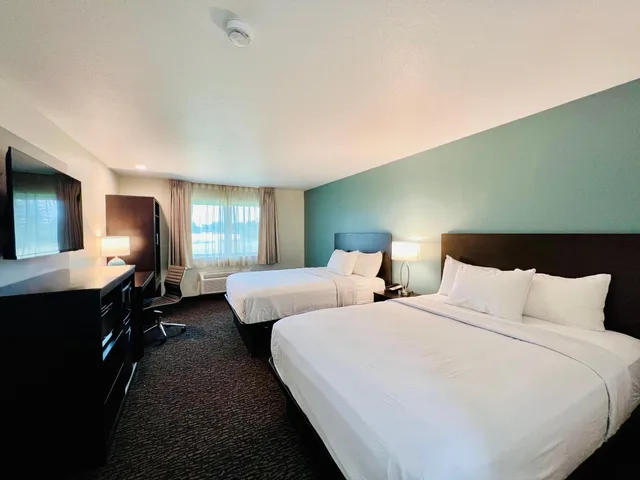 Room, Quadruple, 2 Queen Beds, Sleep Inn & Suites Wisconsin Dells - Lake Delton 1/4