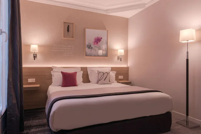 جناح بسرير كينج مع أريكة، Hotel Magda Champs Elysees 2/5