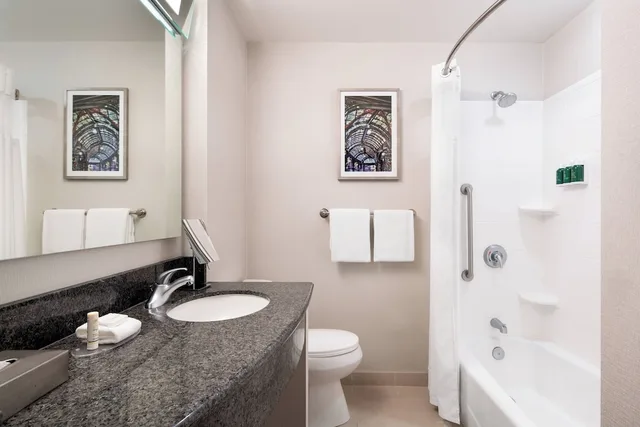 Room, King Bed, Bay View، Courtyard Seattle Downtown Pioneer Square 5/5