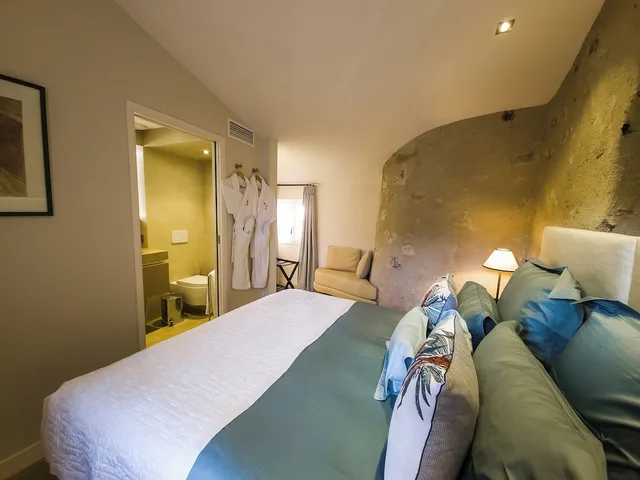 Suite, Queen Bed, Hôtel Restaurant Le Yaca 2/4