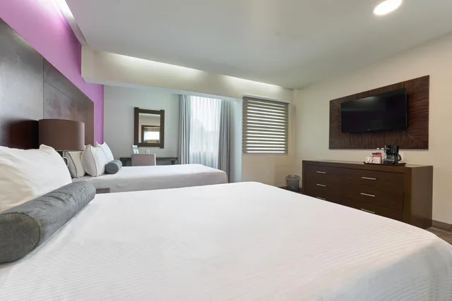 Deluxe, Double Bed, Hotel Estancia Business Class 1/10