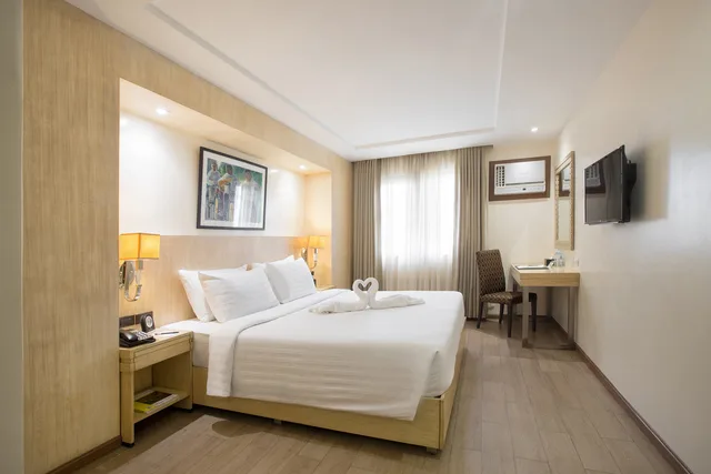 جناح، Golden Prince Hotel And Suites 2/3