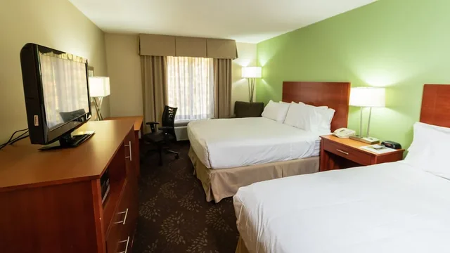غرفة قياسية بسريرين كوين، Holiday Inn Express Hotel And Suites Birmingham Irondale East 5/10