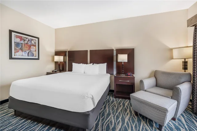 Room, King Bed, Best Western Plus Eastgate Inn & Suites 3/4