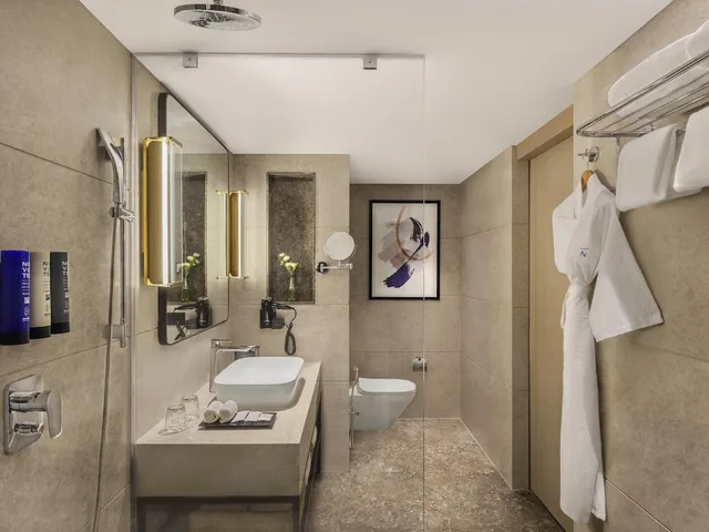 غرفة قياسية بسريرين منفصلين، Novotel Mumbai International Airport 4/5