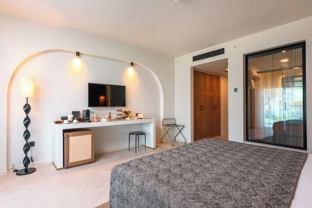 غرفة بريميوم بسرير مزدوج أو سريرين منفصلين بإطلالة على البحر بشرفة، Baia Bodrum Hotel 5/7