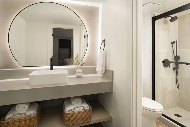 Guest Room, King Bed, Sunset Side, Low Floor، Sky Rock Sedona, a Tribute Portfolio Hotel 5/6