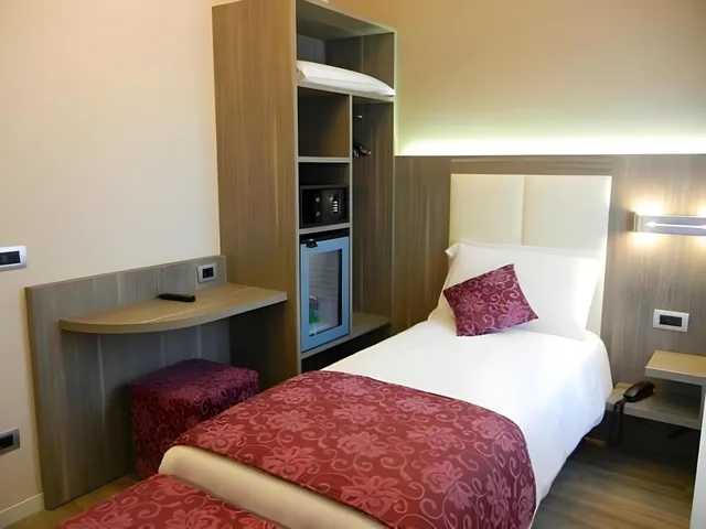 Executive, Hotel Delle Nazioni 1/2