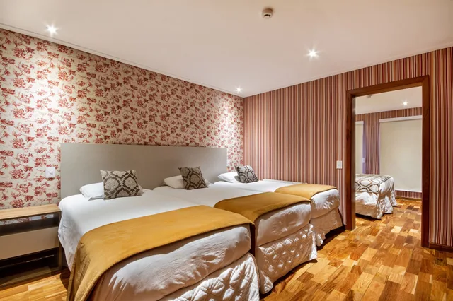 Bella, Family, King and Twin Beds, Mountain View، Chris Park Hotel 8/10