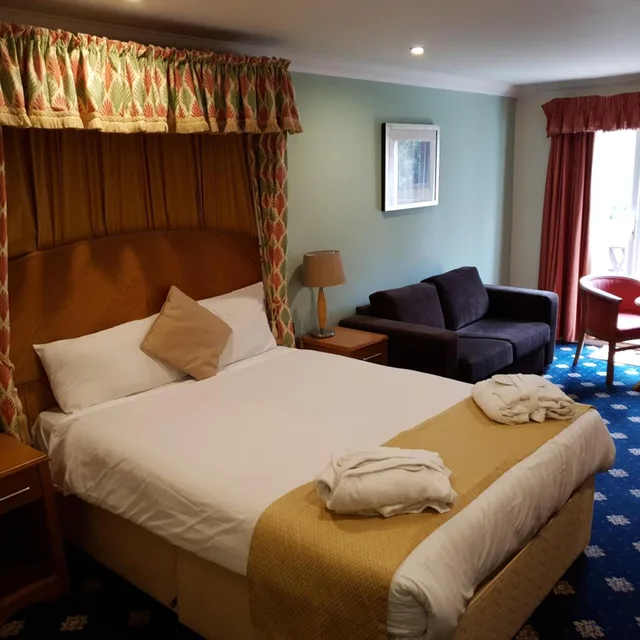 غرفة بسرير كوين بشرفة، Kegworth Hotel & Conference Centre 2/4