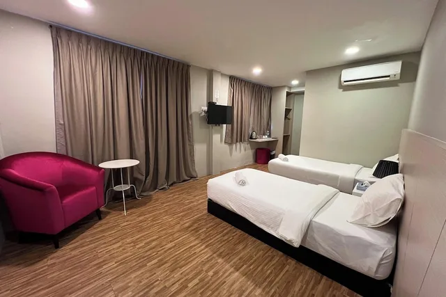 غرفة ديلوكس بسريرين منفصلين، Princess Hotel Pontian 3/5