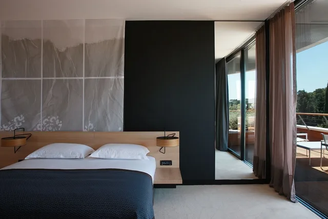 Garden Suite, King Bed، Lone Hotel by Maistra Collection 1/6