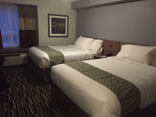 غرفة بسريرين كوين، Microtel Inn And Suites By Wyndham Kirkland Lake 1/5