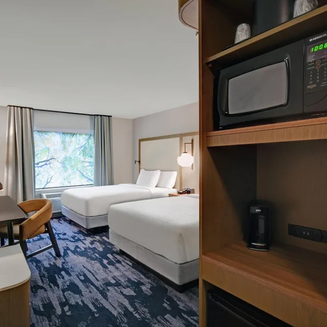 غرفة بسرير كينج وسريرين كوين، Fairfield Inn & Suites by Marriott Mansfield 2/7