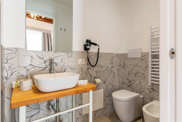 غرفة جونيور ثلاثية بسرير مزدوج بإطلالة على المدينة مع أريكة، Itria Palace 2/3
