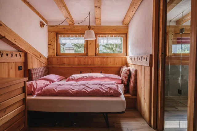 جناح عائلي بغرفتي نوم، HOTEL CHALET PINETA 1/10