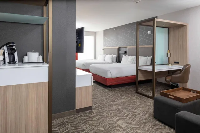 جناح بسريرين كوين مع سرير سحّاب إضافي مع أريكة لذوي الإعاقة، Springhill Suites By Marriott Great Falls 6/6