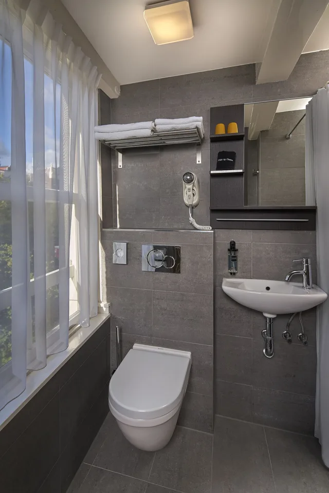 Room, Queen Bed, Canal View, Stanley Collection Hotel Hegra Amsterdam 4/4