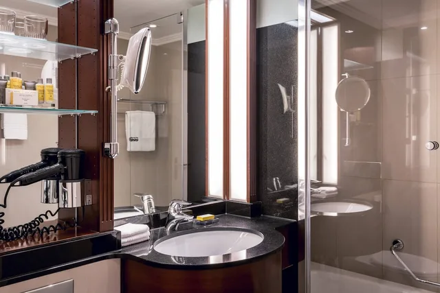 غرفة ديلوكس بسريرين مزدوجين، Munich Marriott Hotel 6/9