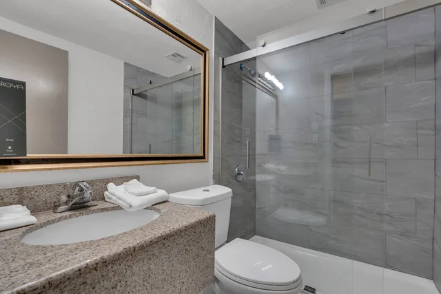 غرفة قياسية بسرير كينج للمدخنين، Days Inn by Wyndham Wrightstown 7/10