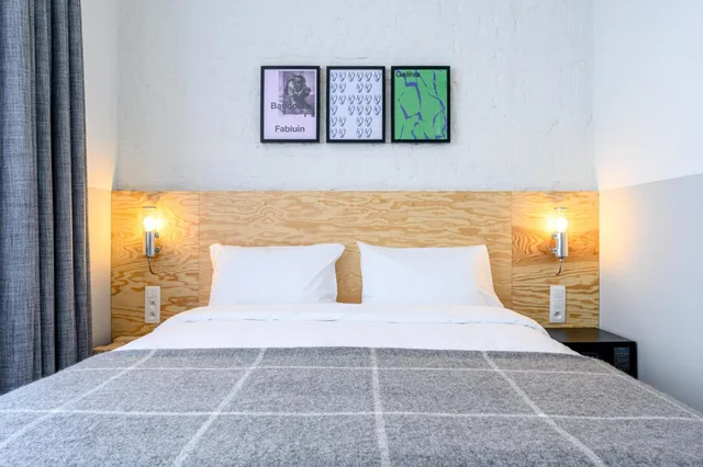 غرفة مريحة بسرير كينج، Hotel A La Grande Cloche 1/5
