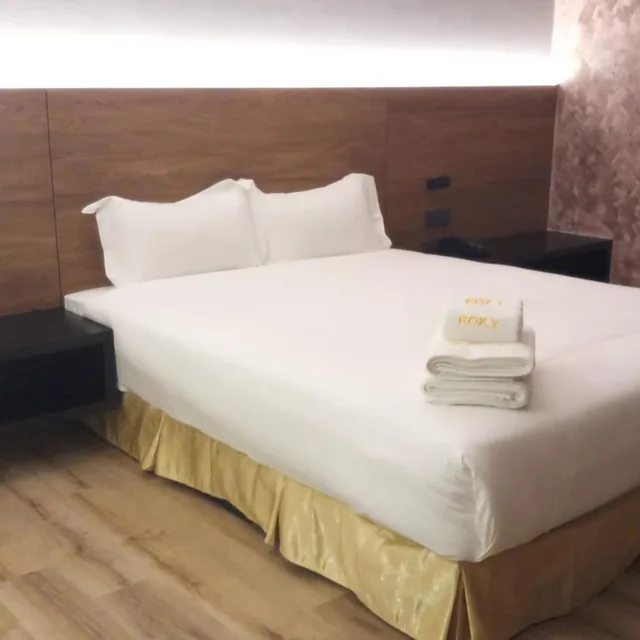 Deluxe, Double Bed, No Window، Roxy Hotel Padungan 5/7