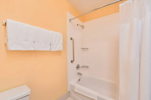 room, 2 queen beds, Fairfield Inn and Suites Beaumont 2/2