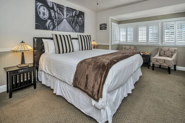 Helena, Suite, King Bed, Jetted Tub، Craftsman Inn 3/10
