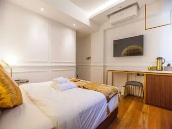 Premier, Suite, White Mansion Hotel 2/2