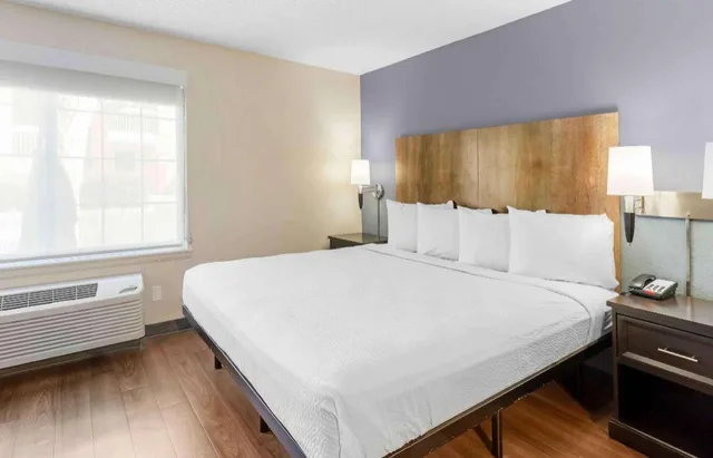 Deluxe, King Bed, Accessible, Extended Stay America San Jose - Milpitas Mccarthy Ranch 3/6