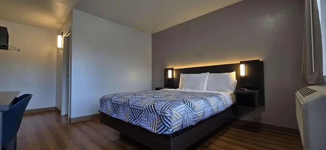 غرفة ديلوكس بسرير كوين للمدخنين، Motel6 Slidell, LA - New Orleans 3/9