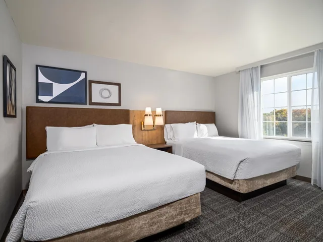 جناح بإطلالة على النهر بغرفتي نوم بمطبخ، STAYBRIDGE SUITES ROCHESTER - UNIVERSITY 2/4