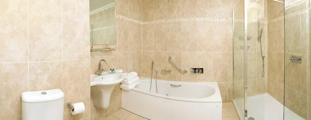 غرفة فاخرة بسرير كينج وسرير فردي، The Royal Fortescue 3/3