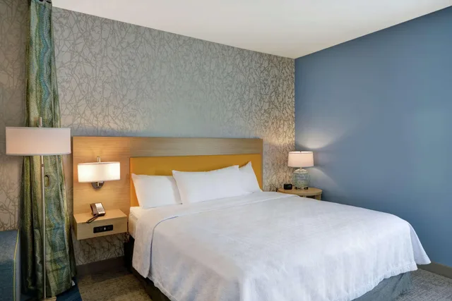 Studio, Home2 Suites By Hilton Dayton South 2/4
