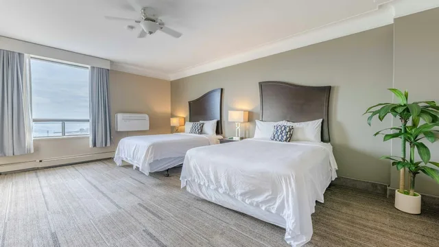 جناح تنفيذي، Prince Arthur Waterfront Hotel & Suites 1/1