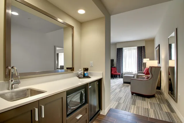 استوديو بسريرين كوين لذوي الإعاقة، Hampton Inn Suites Greenville Airport 4/4
