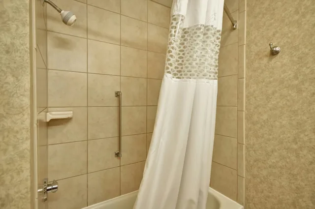 غرفة بسرير كينج، Hampton Inn Charleston Historic District 8/8