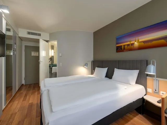 غرفة بسريرين منفصلين، Ibis Cologne Airport Hotel 5/10