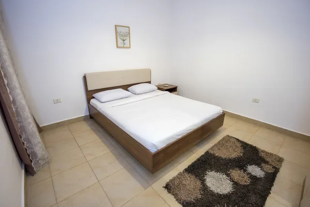 غرفة بسريرين منفصلين بحمام مشترك، Lilly Apartments 3/5