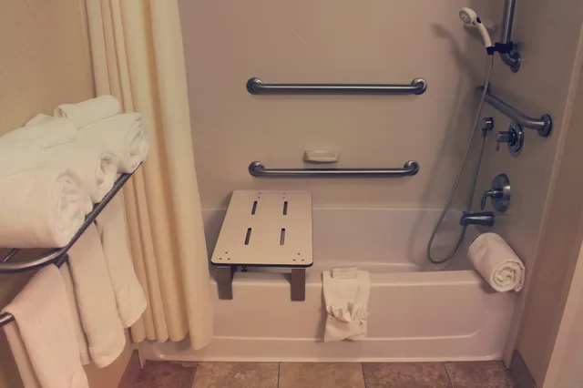 استوديو بسرير كينج لذوي الإعاقة، Hampton Inn and Suites Muncie 6/6