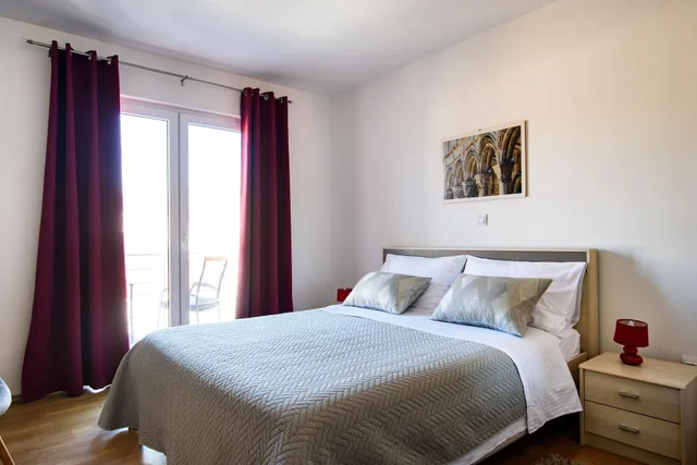 جناح فاخر بشرفة، California Apartments 1/5